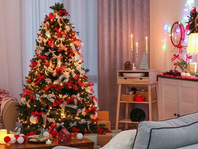 My Husband Left Me and the Kids at Home on X-Mas Eve and Went to Celebrate at
His Office Party – We Paid Him a Visit There