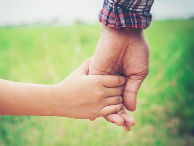 I Saw a Man on Stage with the Same Birthmark as Mine — Ignoring My Mom's
Protests, I Ran to Him and Shouted, 'Dad, Is That You?'