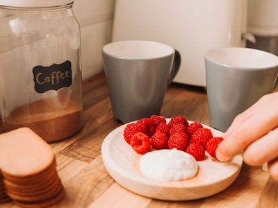 Single Dad of Two Girls Wakes up to Prepare Breakfast for His Daughters, Finds
It Already Cooked