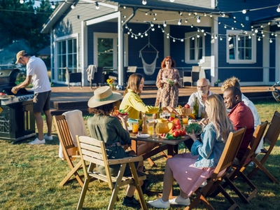 Here's An Expert's Advice On How To Throw A Housewarming ...