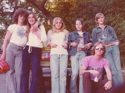 Why ’70s Friendships Still Feel Like the Best Kind